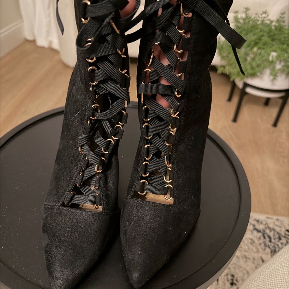 Elegant Black Lace-Up Women's Shoes